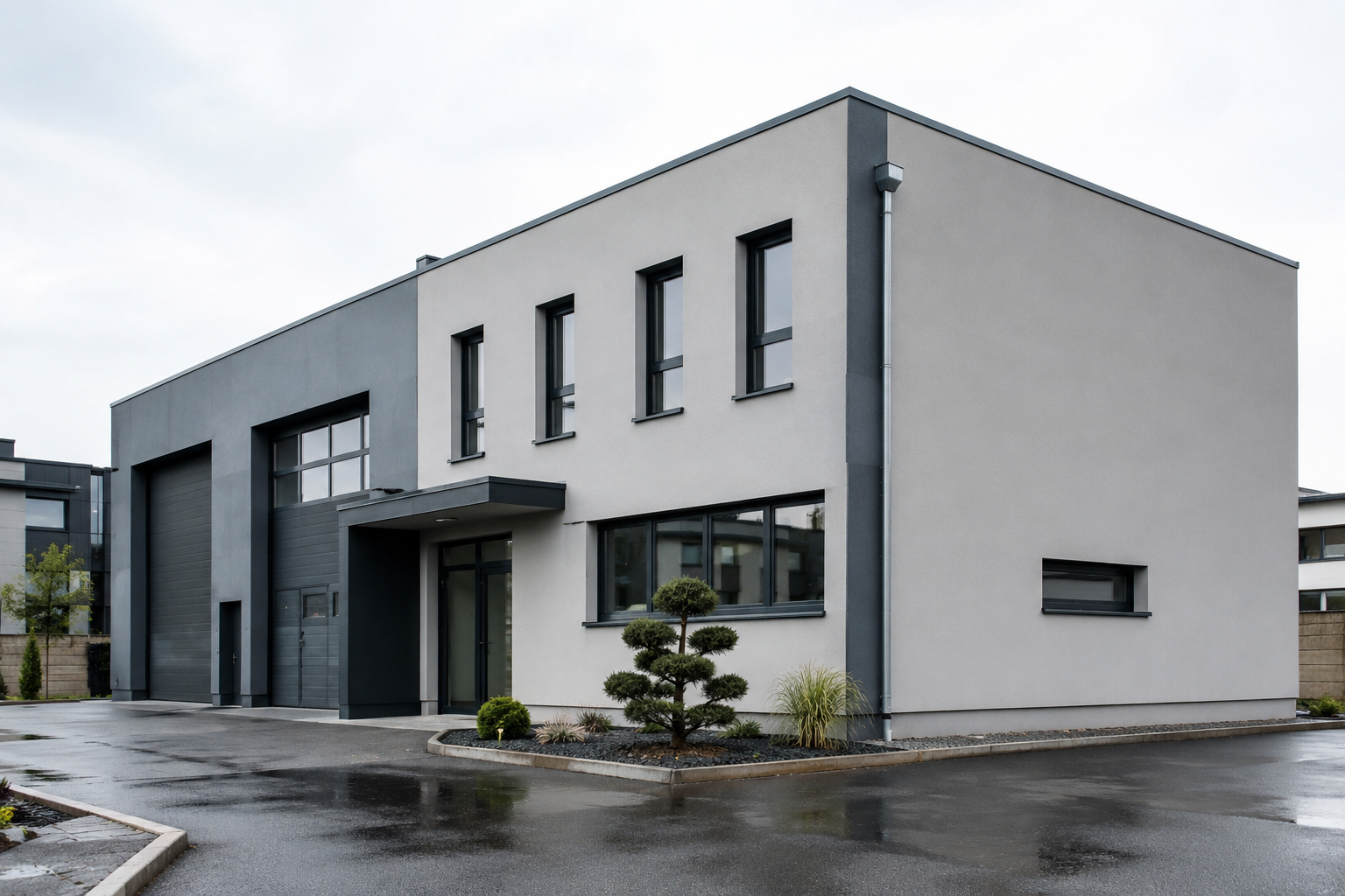 Local professionnel à Riedisheim avec façade rénovée et finitions ITE soignées